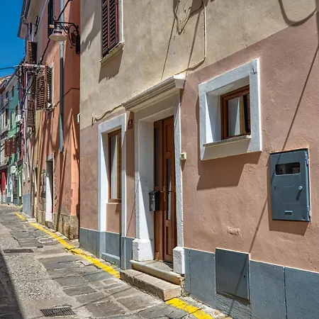 Izola Apartment Изола